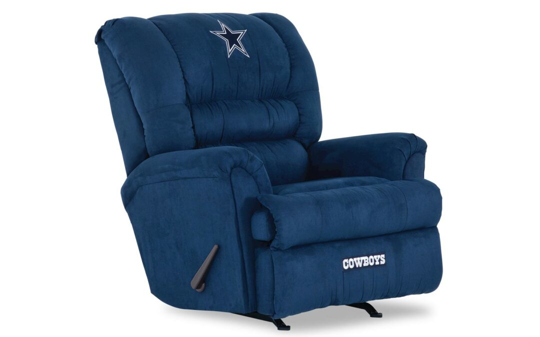People in Philadelphia looted a furniture store and took everything except a Dallas Cowboys recliner